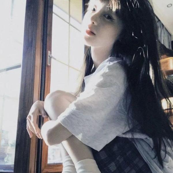 那女孩是谁