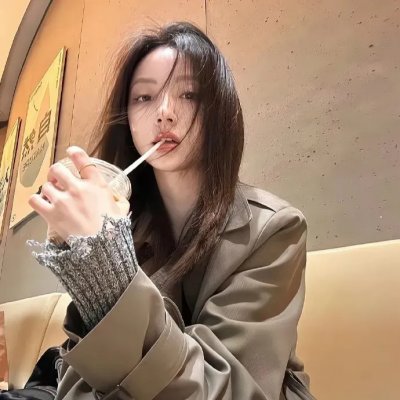 桃花含露又春风